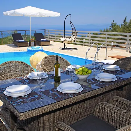 In Lefkada, Griechisches Festland Σπίτι διακοπών Τσουκαλάδες