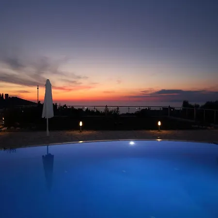 In Lefkada, Griechisches Festland * Τσουκαλάδες