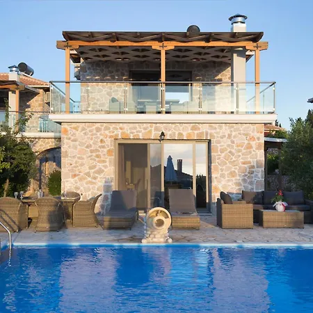 In Lefkada, Griechisches Festland Τσουκαλάδες