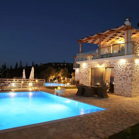 In Lefkada, Griechisches Festland Τσουκαλάδες